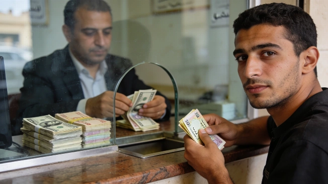Libya moves to inject foreign currency as dinar slides on black market Maghreb Insider